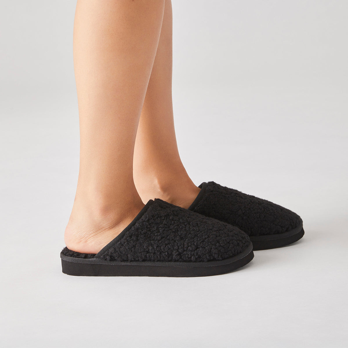 Women's Wooly Slippers